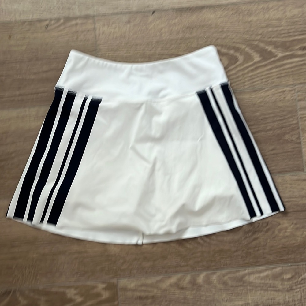 Addison Bay White and Navy XS Tennis Skirt